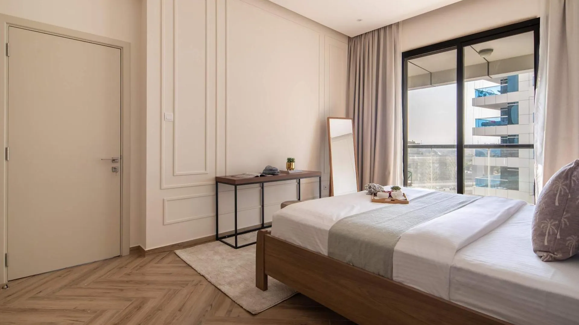 Apartment Frank Porter - Escan Tower Dubai