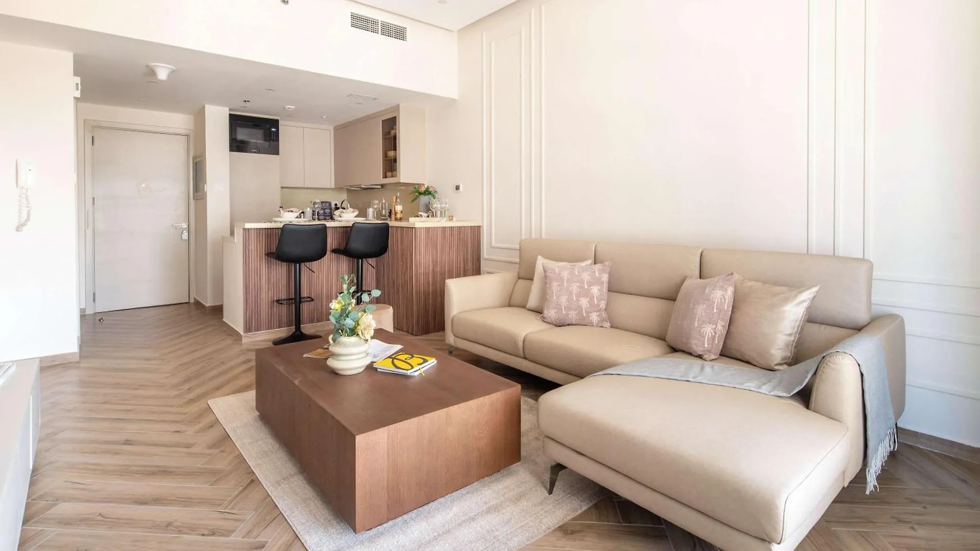 Frank Porter - Escan Tower Dubai