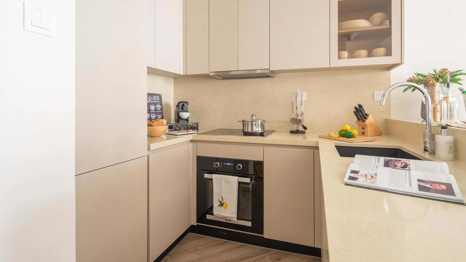 Apartment Frank Porter - Escan Tower Dubai United Arab Emirates